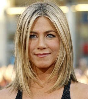 Trouver la coiffure idéale lorsque l'on a un visage rond n'est pas une mince affaire. Épinglé sur Coiffures