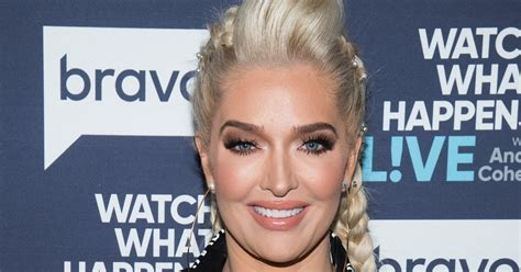 Erika Girardi Nonchalantly Bends Over Naked During Meeting Business