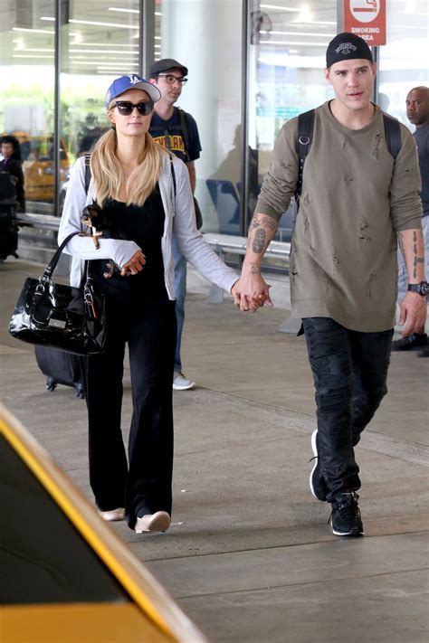 Paris Hilton With Her Boyfriend Lax Airport 06112017 Celebmafia