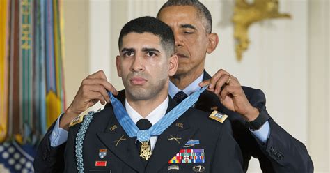 Medal of Honor recipient Groberg speaking in Milwaukee on Veterans Day