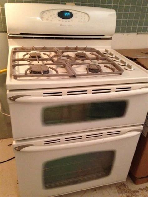 Cooking multiple items at once is possible by using different burners at the y do not use the oven or the drawer for storage. Maytag Gemini Double Oven 5 Burner Stove | eBay