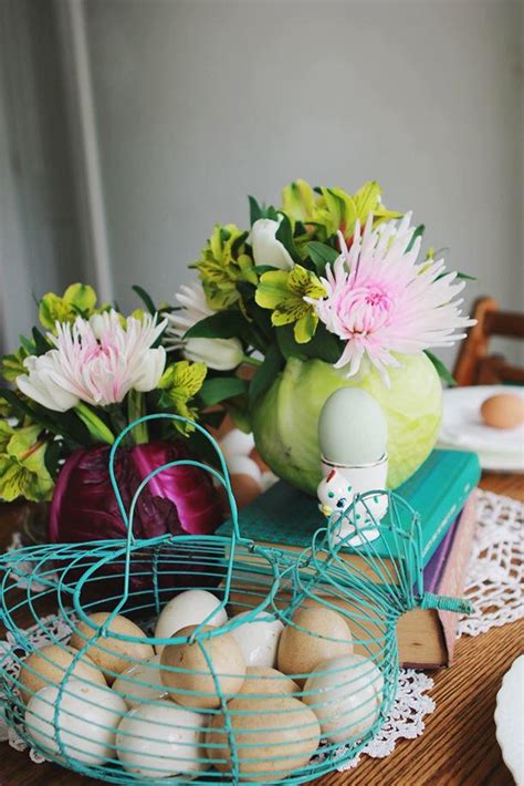 So come along and board the ar… Simple Easter DIY Centerpiece | AllFreeHolidayCrafts.com