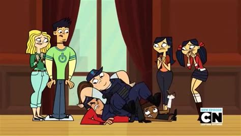 Someone Who Has Never Seen Total Drama Ridonculous Race Explain This Photo Total Drama Island