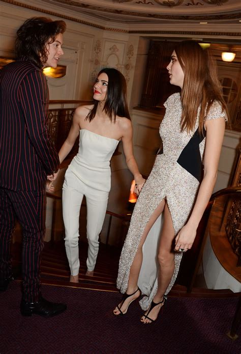 Kendall Jenner And Harry Styles Spotted Kissing On A Yacht See The Photos Glamour