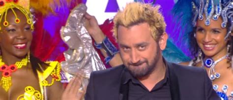 За лица над 17 години. Cyril Hanouna : "Guillaume Pley, c'est vraiment une plaie ...