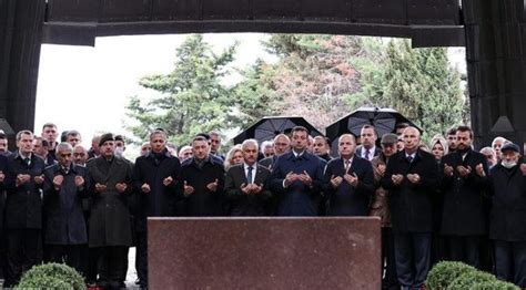 Turgut Özal ın vefatının 29 yıl dönümü Anıt Mezar da anma töreni