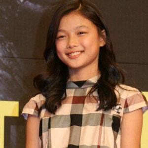 Song yoojung's official facebook page. Kim Yoo-jung - Bio, Facts, Family | Famous Birthdays