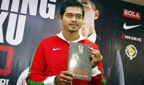 Umur 40 tahun), juga dikenal sebagai bepe, adalah seorang manajer persija jakarta pada liga 1 2020. Bambang Pamungkas: Berita, Foto, Video, Lirik Lagu, Profil ...