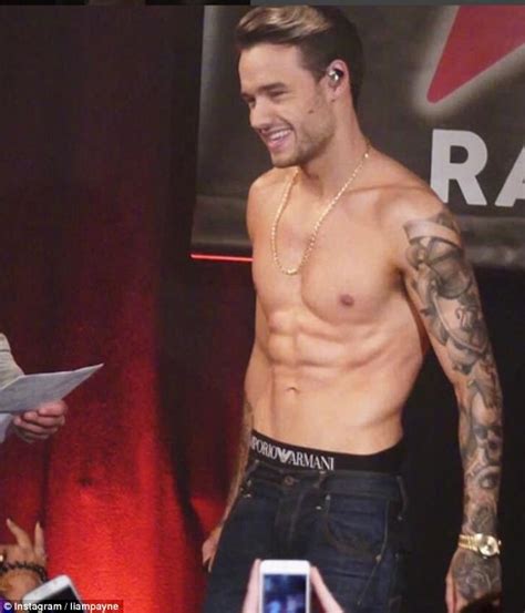 Liam Payne Goes Shirtless For Steamy Performance In Paris Daily Mail Online