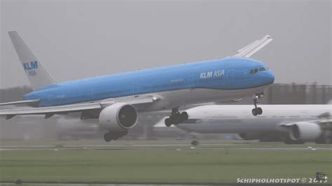 Boeing 777 300er Klm Azië Landing In Een Storm