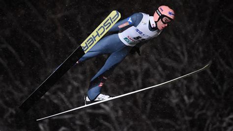 Norwegens skisprungstar halvor egner granerud muss das springen von der großschanze abhaken. Skispringen in Sapporo: Stephan Leyhe Neunter bei Kraft-Sieg - Bild.de