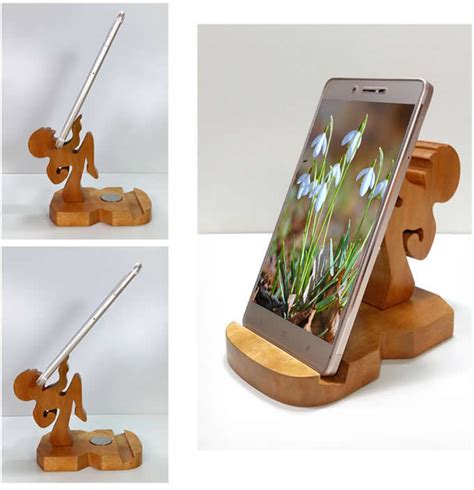 Creative Wooden Decorative Small Humanoid Cell Phone Stand Feelt