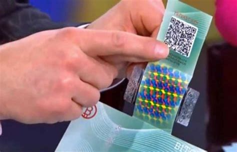 Convert amounts to or from usd and other currencies with this simple easy calculator. TV Reporter Accidentally Unveils Bitcoin's Private Key QR ...