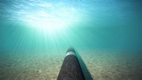 The state oil company then began to close the interconnection valves in the pipeline, extinguishing the fire and the gas emanation to control the leak by 10.45am, more than five hours later. U.S. Gulf of Mexico Pipeline Won't Resume Full
