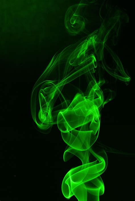 Green Smoke Wallpapers Top Free Green Smoke Backgrounds Wallpaperaccess