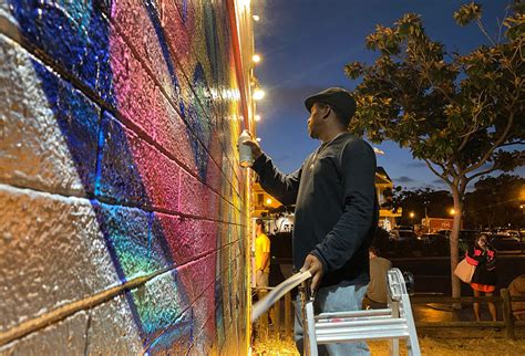 La Graffiti Artist Legend King Cre8 Paints The Carlsbad Art Wall