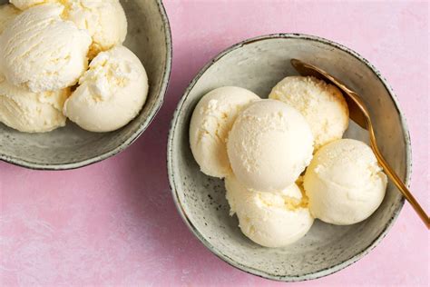 Easy Vanilla Ice Cream Recipe No Cooking Required