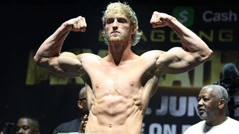 Floyd Mayweather Vs Logan Paul Weigh In Paul Outweighs Mayweather By