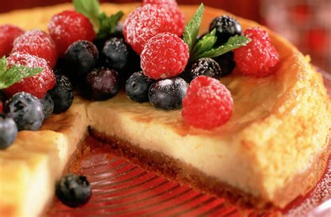 Baked Cheesecake With Fresh Berries American Recipes Goodtoknow