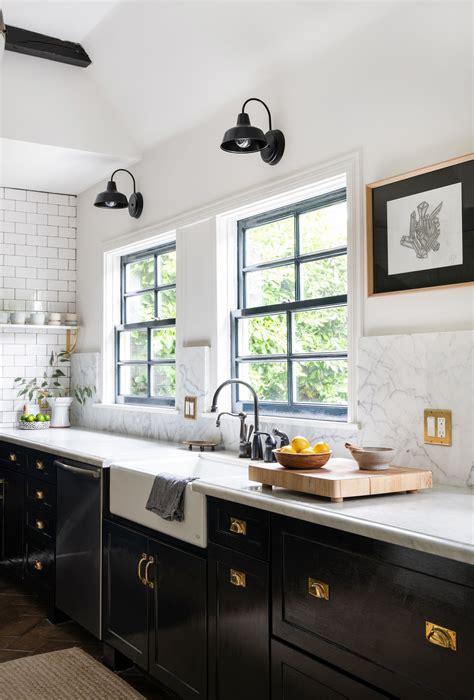 30 Navy Kitchen Cabinets With Gold Hardware