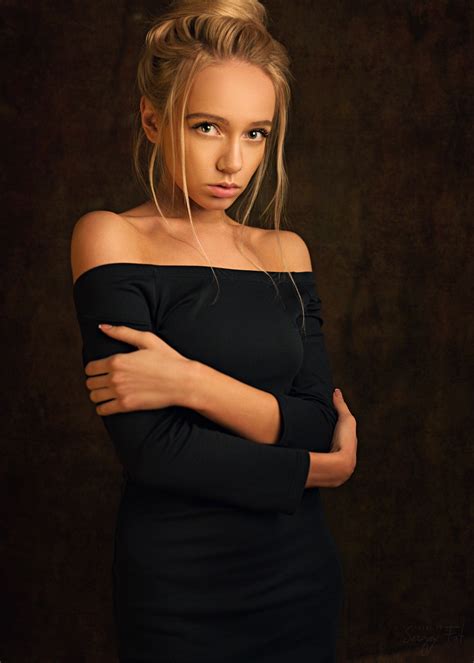Sergey Zhirnov Women Model Maria Popova Women Indoors Looking At Viewer Bare Shoulders