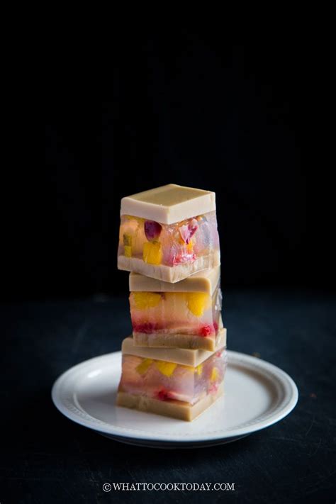 Jika sudah set, keluarkan adonan kuning dan telungkupkan di. How To Make Agar Fruit Jelly Cake (Puding Lapis Buah). Attractive and easy to make coconut agar ...