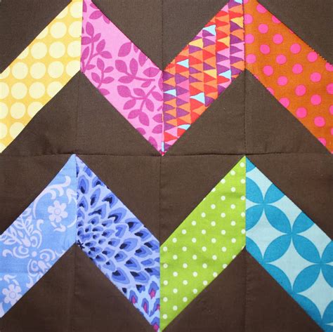 The templates look better when you print them than they do on the screen. Zigzag Quilt Block | FaveQuilts.com