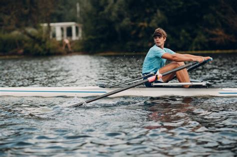 Premium Photo Sportsman Single Scull Man Rower Rowing On Boat