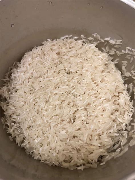 4 cawan beras (disyorkan beras basmathi) 6 cawan air (atau ikut 1. Cara Buat Nasi Ayam Paling Jimat Masa. Nasi & Ayam Masak ...