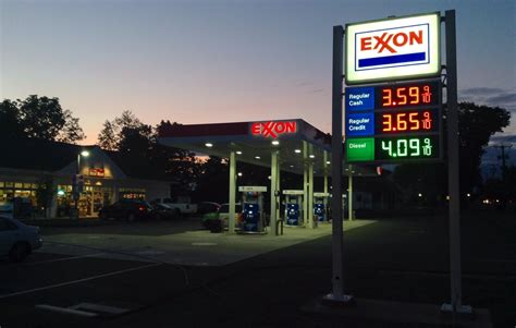 Exxon Gas Station Exxon Gas Station Durham Ct 82014 By Flickr