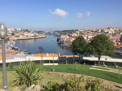 The hotel is just a stone's throw away from points of interest such as fundação serralves, the vinho do porto caves, the exhibition center and beaches. Jardim do Morro - Vila Nova de Gaia | All About Portugal
