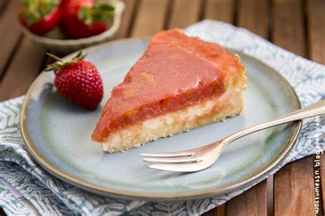 Hier sind die schönsten bilder, die ihnen in diesem account präsentiert werden können. Meeegacremiger, fruchtiger Rhabarber-Puddingcreme-Kuchen ...
