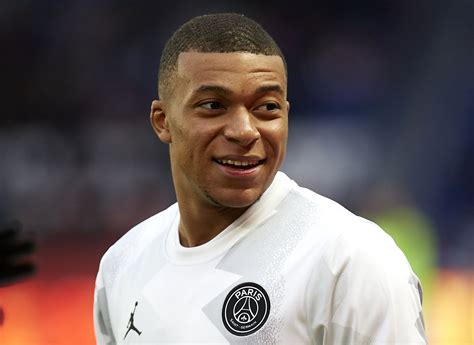 La prétention, c'est plutôt de se vanter de viser des choses qui ne sont pas du tout à ta portée, qui ne sont pas pour toi. Report shares how Mbappe feels about Liverpool move - HITC
