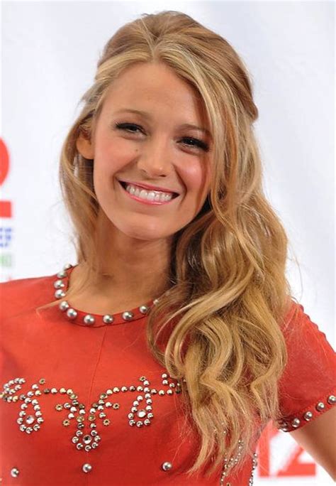 Blake and i wanted her look to be flawless but effortless, says she then used a dyson supersonic hair dryer to diffuse heat through hair, and ironed as necessary before pulling the hair back in a knot. Blake Lively Wavy Hairdo - Party, Formal, Evening ...