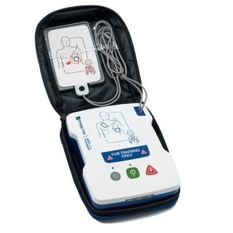 Las baterías duran unos 5 años o 300 descargas. Desfibrilador externo automático - AED UltraTrainer ...