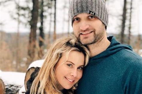 tara lipinski s husband todd kapostasy the couple married after two years of dating