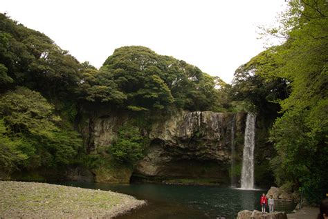 Learn how to pronounce south koreathis is the *english* pronunciation of the word south korea.according to wikipedia, this is one of the possible. 35 captivating photos of Cheonjiyeon Waterfall In Jeju ...