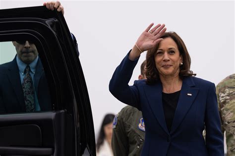 Kamala Harris Heads To Texas For Dinner With Mega Donors But Should