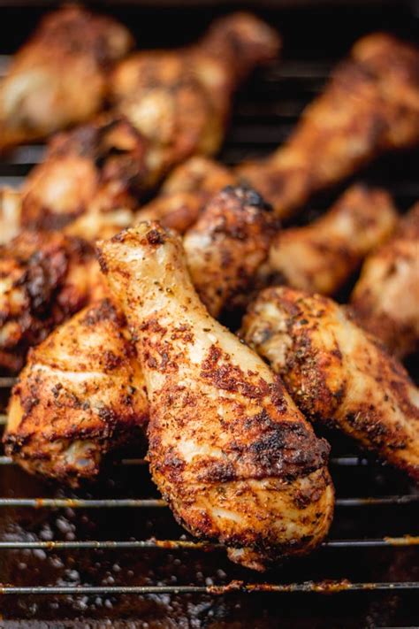 Then reduce the temperature to 350 degrees f (175 degrees c) and roast for 20 minutes per pound. Easy Baked Chicken Drumsticks - The Dinner Bite