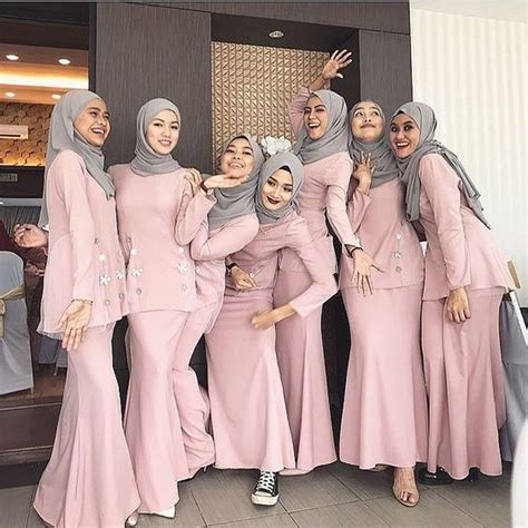 warna baju bridesmaid 15 ide busana bridesmaid hijab 2022 beserta harganya cukup aman