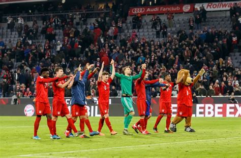 Free online video match streaming football / germany. Four takeaways as Bayern Munich hammer Schalke at Allianz ...