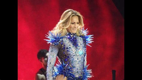 She has sold more than 15 million albums and her album. Helene Fischer: Wie konnte das nur passieren? - YouTube