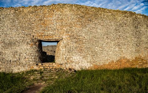 Western Entrance To The Great Enclosure Great Zimbabwe I Flickr