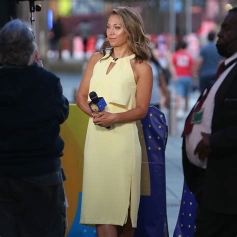 Gmas Ginger Zee Claps Back At Troll In Twitter Spat After She Revealed