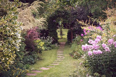 22 Enchanted Garden Ideas To Design A Fairy Tale Aesthetic