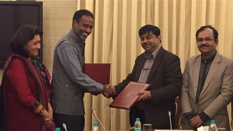 World bank definition, an international bank established in 1944 to help member nations reconstruct and develop, especially by guaranteeing loans: Government of India and World Bank Sign Agreement to ...