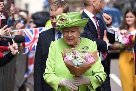 Revealed This Is Why Queen Elizabeth Always Wears Bright Colors