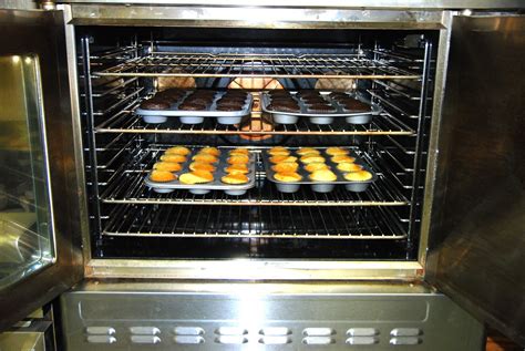 How to bake a cake using oven. convection oven for baking cakes