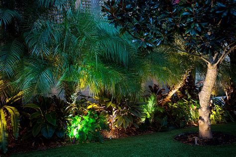 Garden Lighting Make The Most Out Of Your Landscape Lighting Bondilights