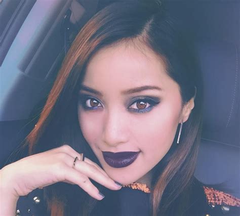 Who Is Michelle Phan 5 Fun Facts About This Talented Makeup Artist